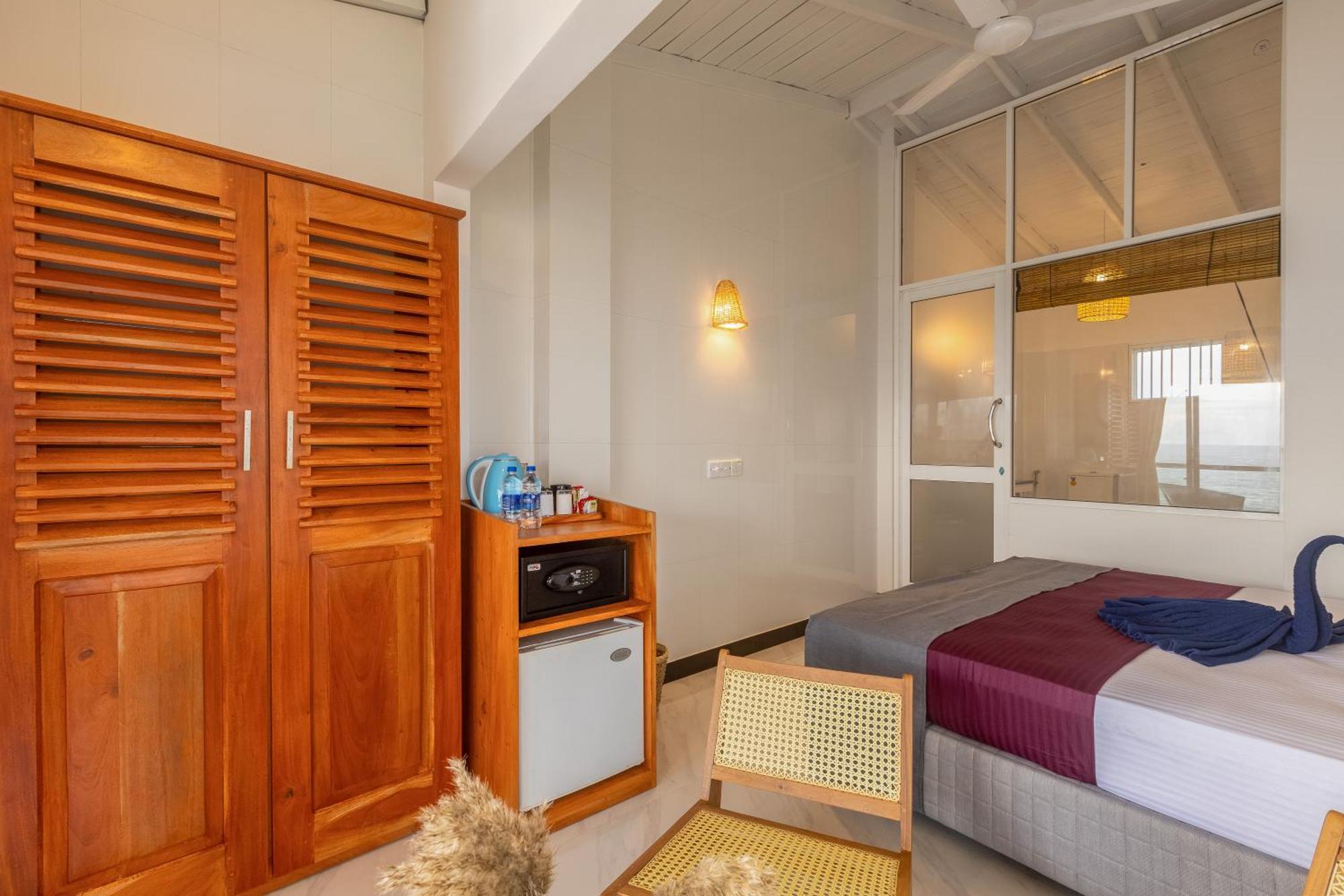Peacock Beach Hotel אונה ואטונה מראה חיצוני תמונה